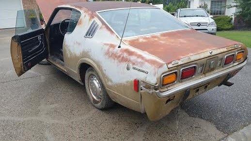 1971 Crown Coupe MS75 Gold with black trim images Canada (3).JPG