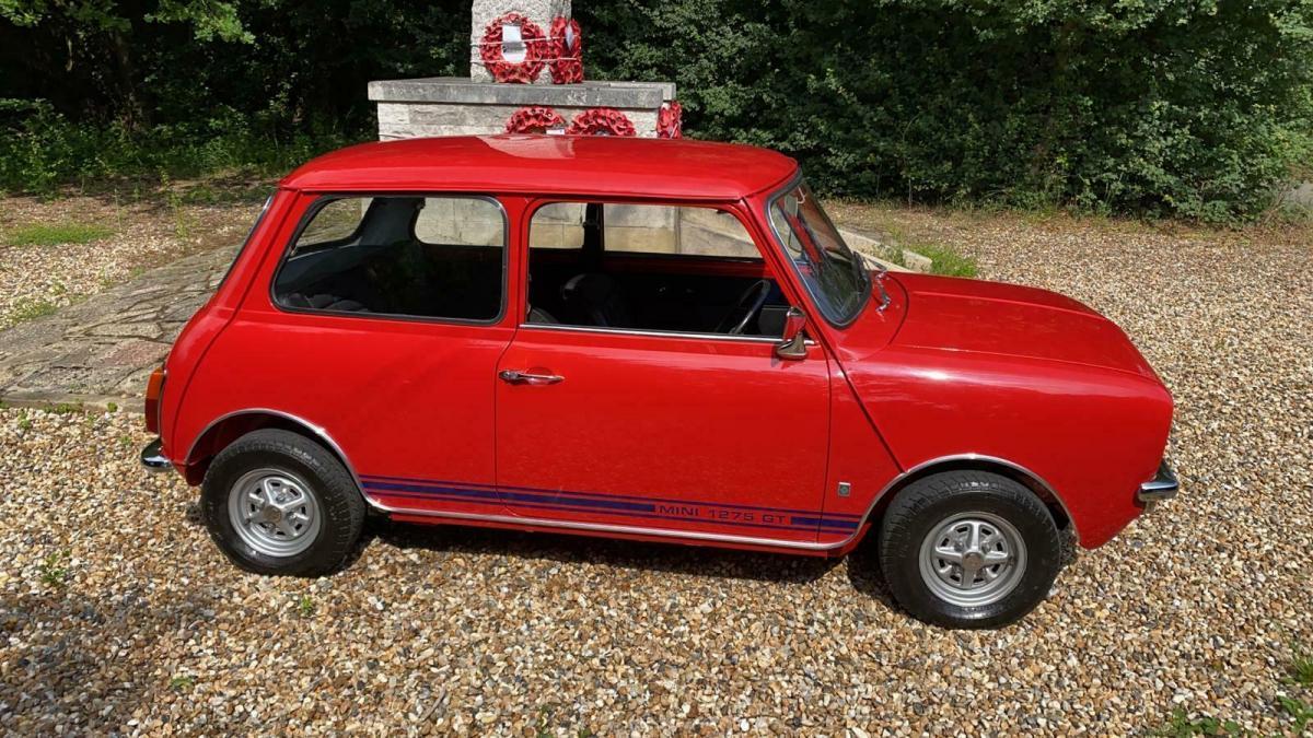 1971 Mini Clubman GT red UK images restored pics (2).jpg