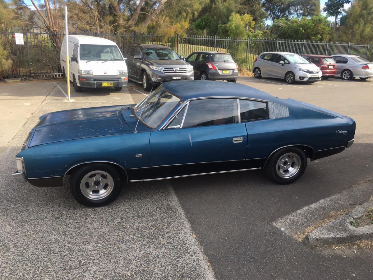 1971 VH Chrysler Valiant Charger XL Blue (1).jpg