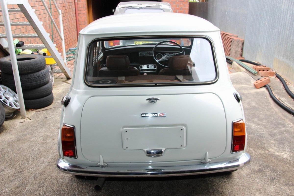 1973 Crystal White Australian Clubman GT with Chestnut interior images (2).jpg