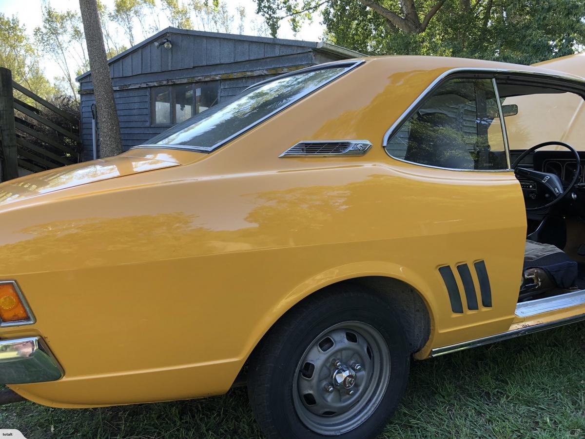 1973 Mitsubishi Galant Coupe yellow NZ (12).jpg