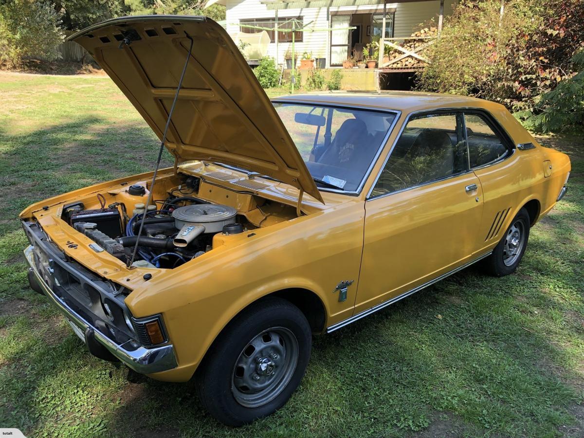 1973 Mitsubishi Galant Coupe yellow NZ (14).jpg