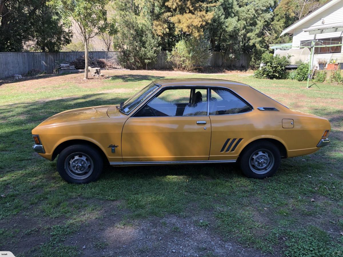 1973 Mitsubishi Galant Coupe yellow NZ (2).jpg