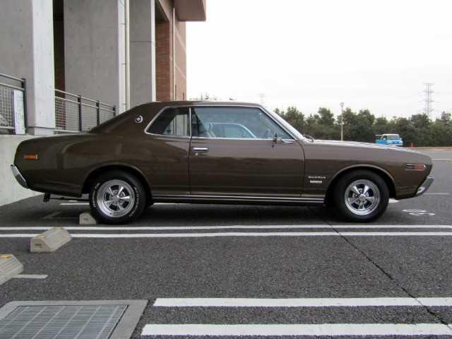 1973 Nissan Gloria 230 Series 2 door hardtop coupe images Japan 260C (4).jpg