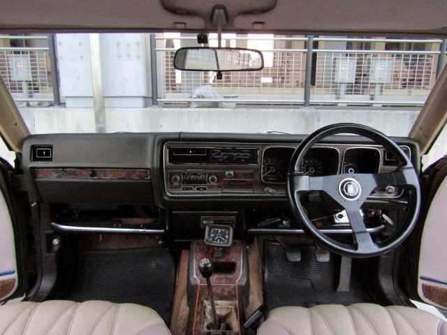 1973 Nissan Gloria 230 Series 2 door hardtop coupe images Japan 260C (6).jpg