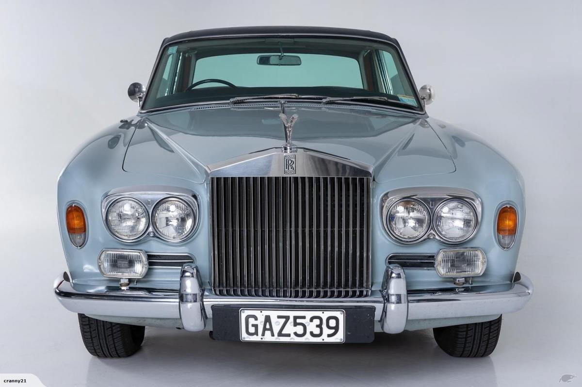 1973 Rolls Royce Corniche Blue New Zealand images (6).jpg