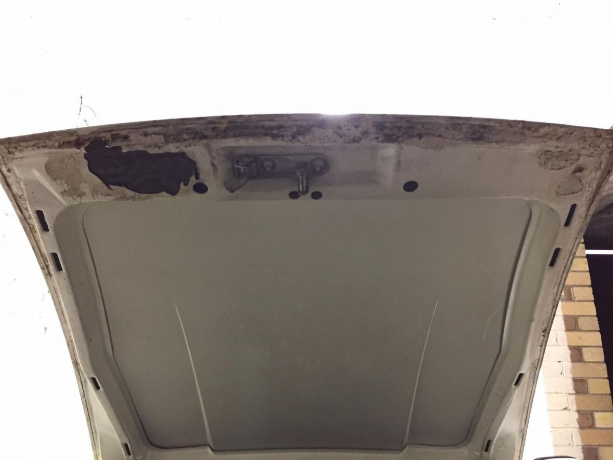 1975 911 coupe underside bonnet.jpg