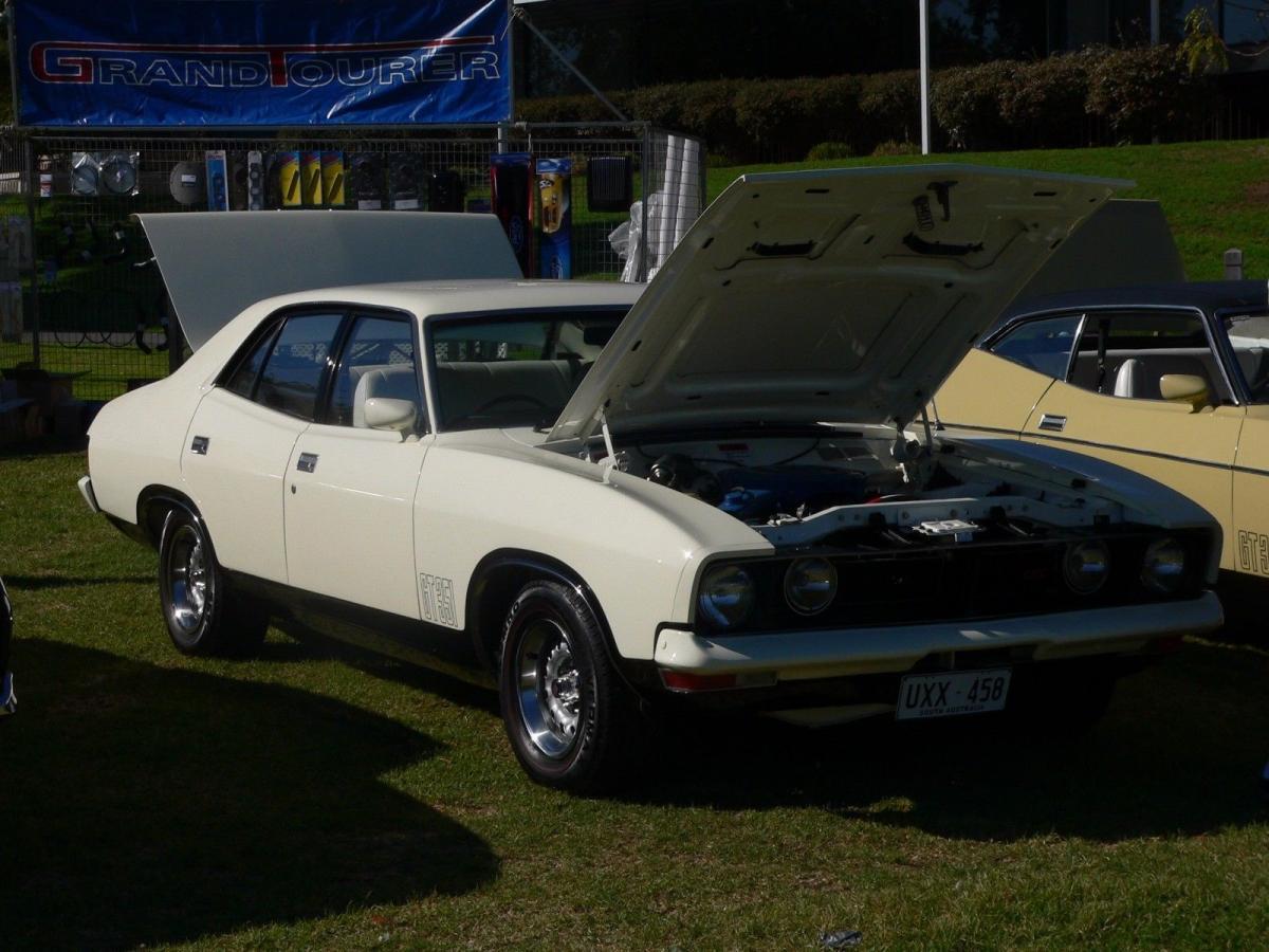 1975 Ford Falcon XB GT Sedan white with black stripe images (5).jpg