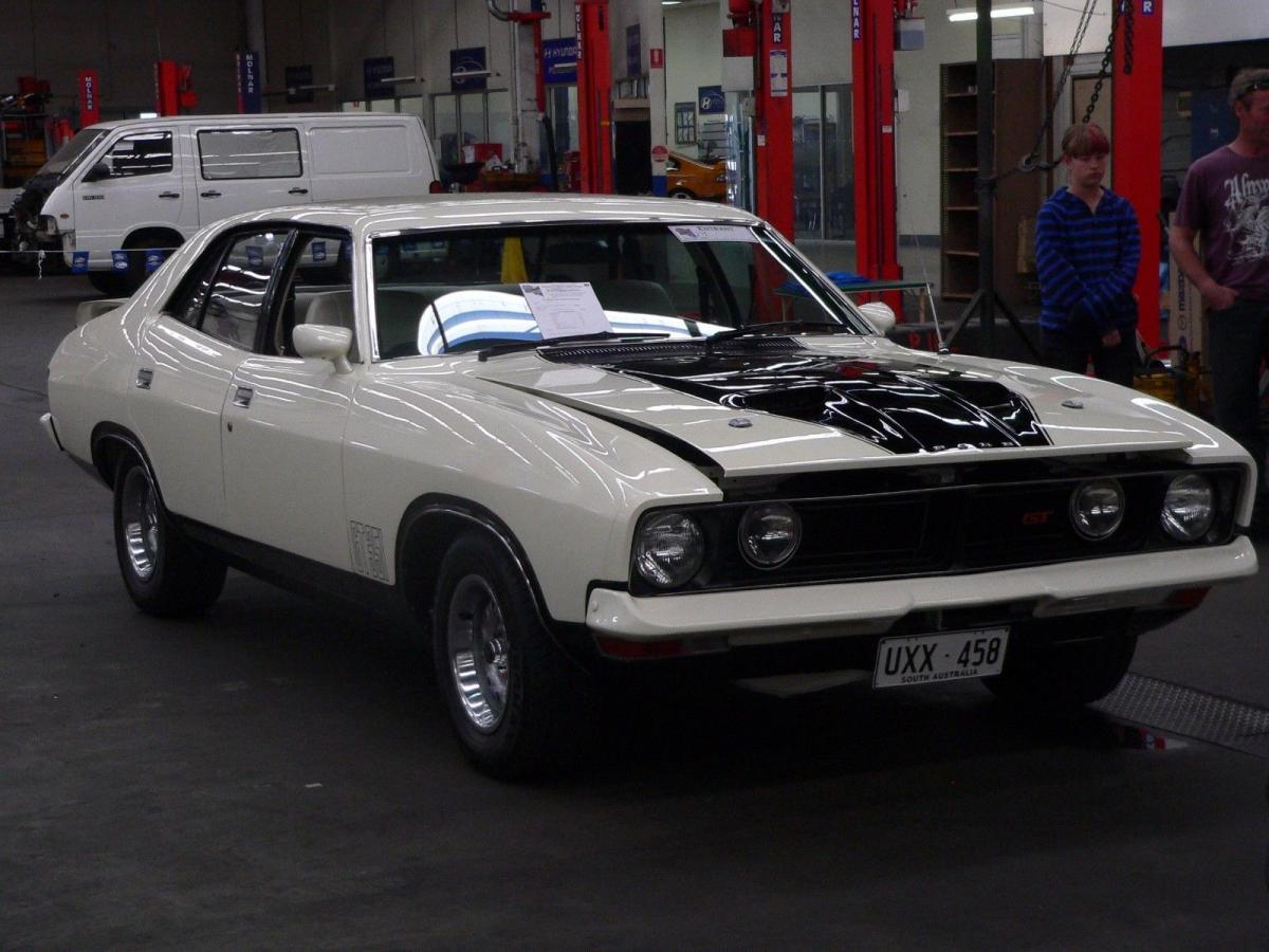 1975 Ford Falcon XB GT Sedan white with black stripe images (7).jpg