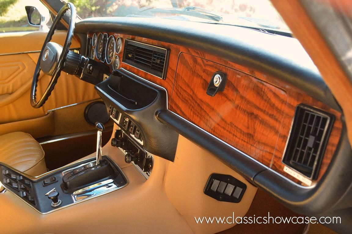 1975 Jaguar XJC Tan on maroon colour XJ12C images (13).jpg