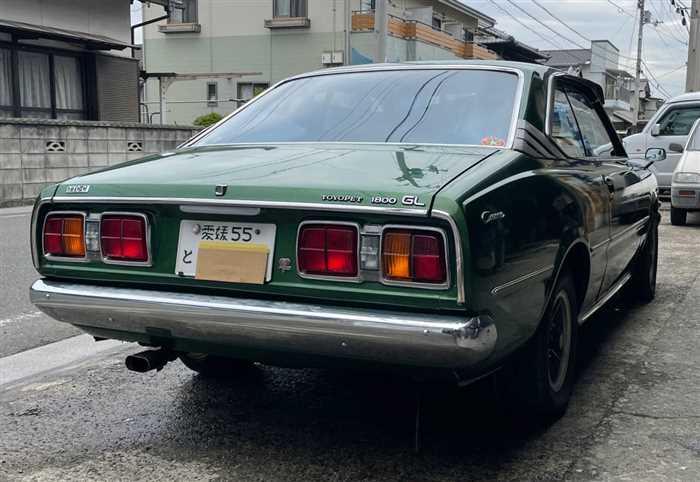 1976 Toyopet Toyota Corona coupe Japan JDM images (3).jpg