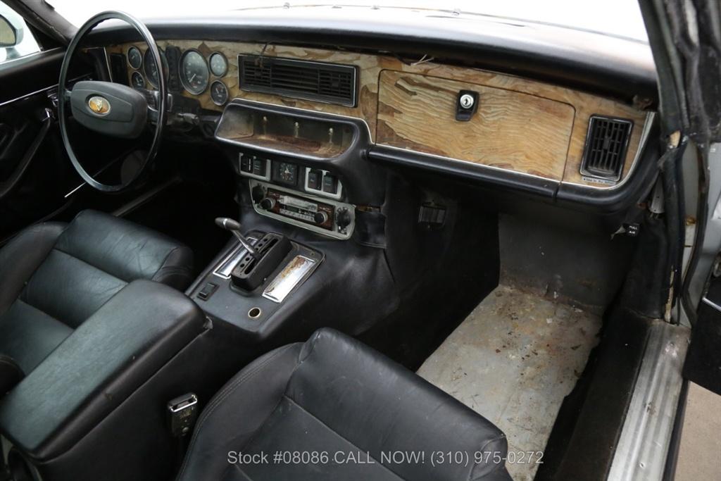 1977 Jaguar XJc XJ6C Coupe 2-door images unrestored (19).jpg