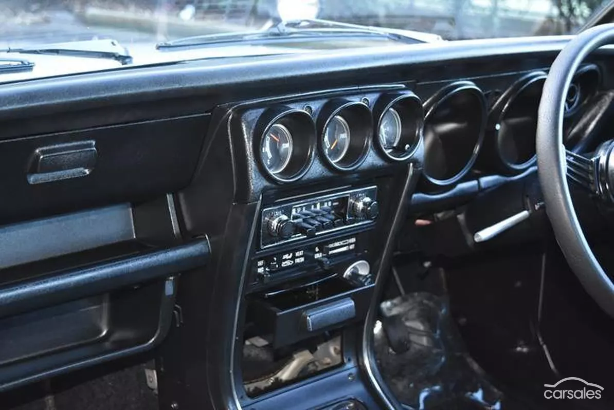 1977 Mazda RX3 interior images black (10).png