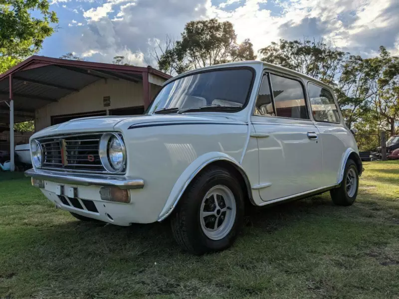 1978 Leyland Mini S white paint images original unrestored (1).png