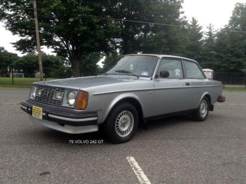 1979 Volvo 242 GT coupe Silver with black and red interior (1).jpg