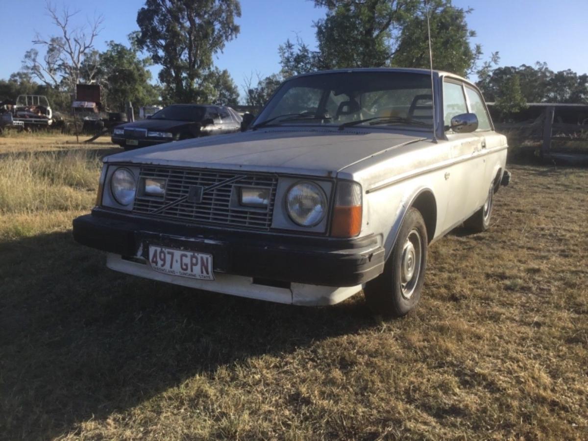 1979 Volvo 242 GT unrestored images silver coupe (12).jpg