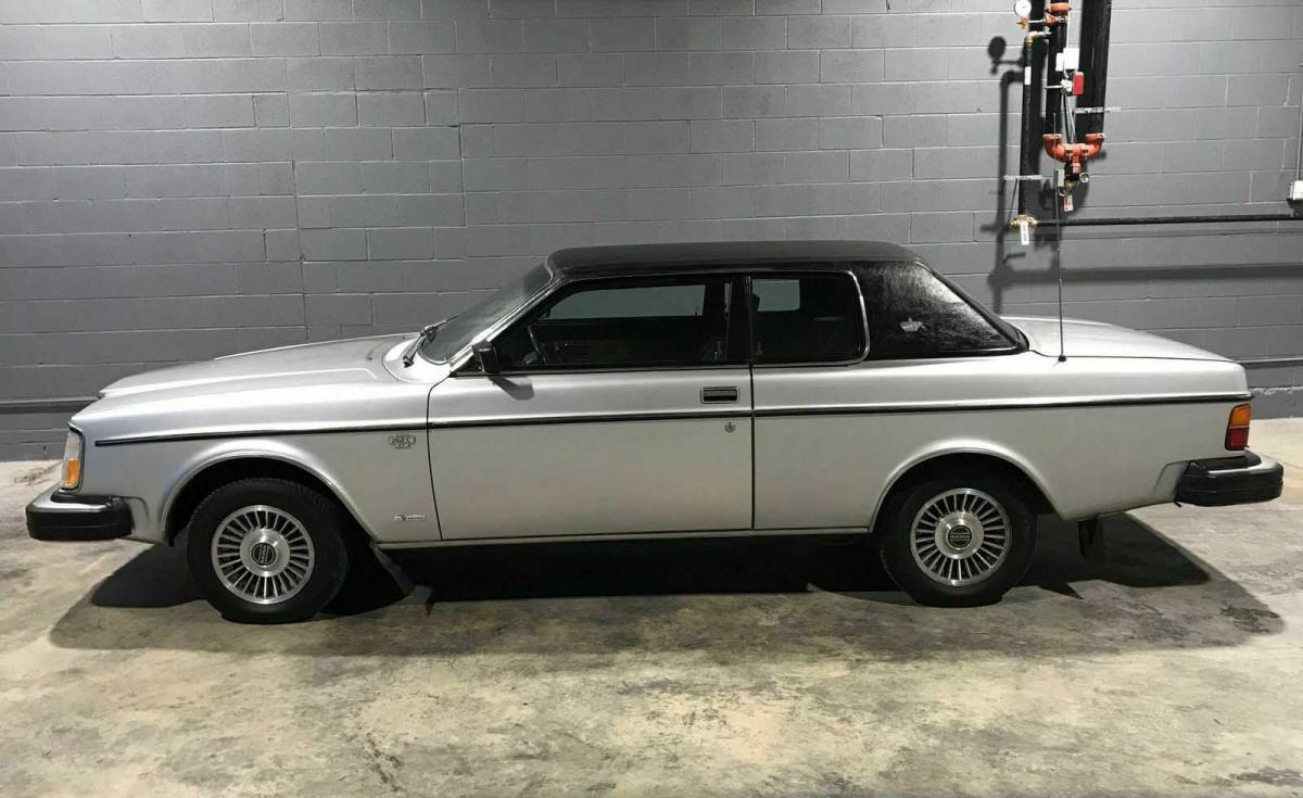 1979 Volvo 262C Bertone Coupe Silver with black roof images (6).jpg