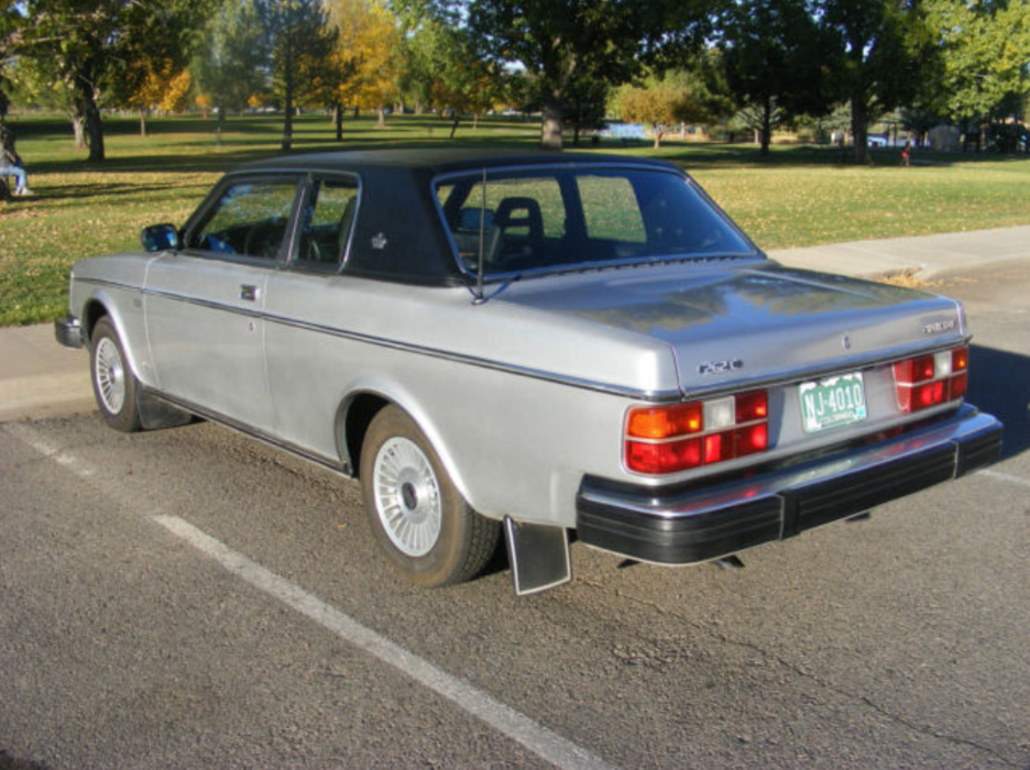 1979 Volvo 262C Bertone in Mystic Silver and Vinyl roof  (4).png