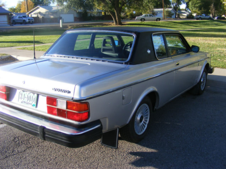 1979 Volvo 262C Bertone in Mystic Silver and Vinyl roof  (7).png