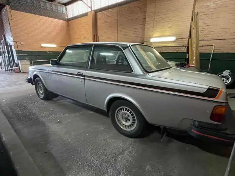 1980 Australian Volvo 242 GT with quad headlamps 2021 (5).png