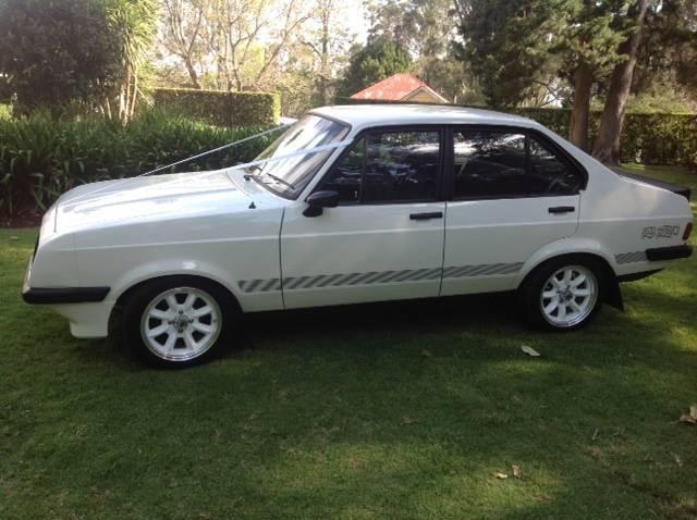 1980 Ford Escort RS2000 4-door sedan Australia white (8).JPG