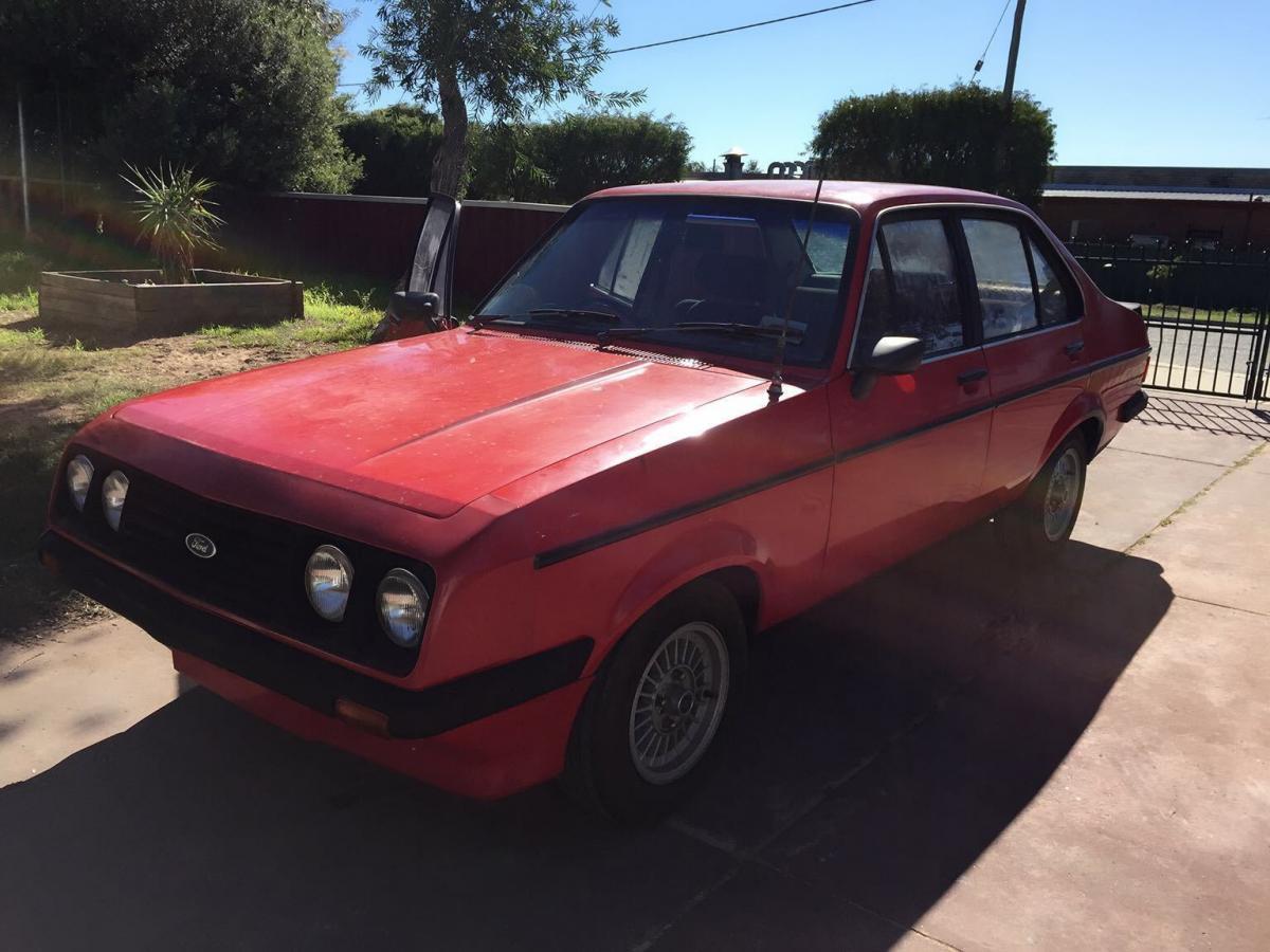 1980 Ford Escort RS2000 Australian 4-door sedan (1).JPG
