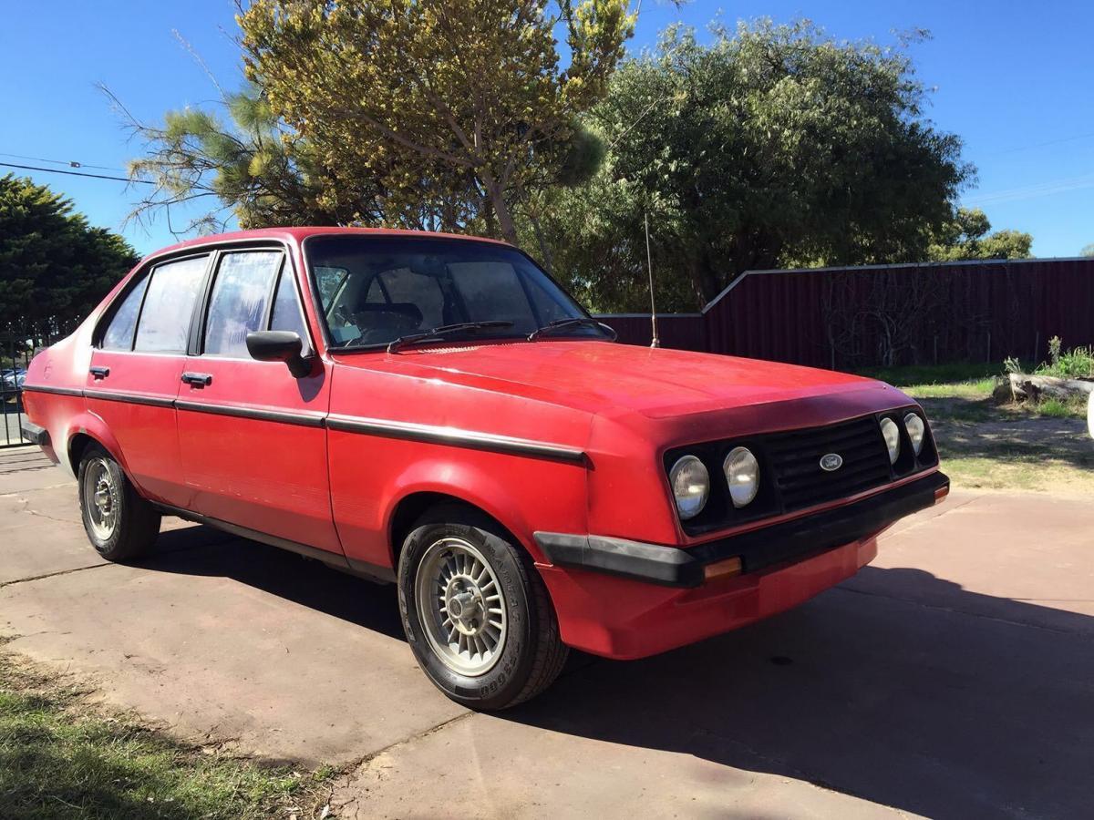 1980 Ford Escort RS2000 Australian 4-door sedan (5).JPG