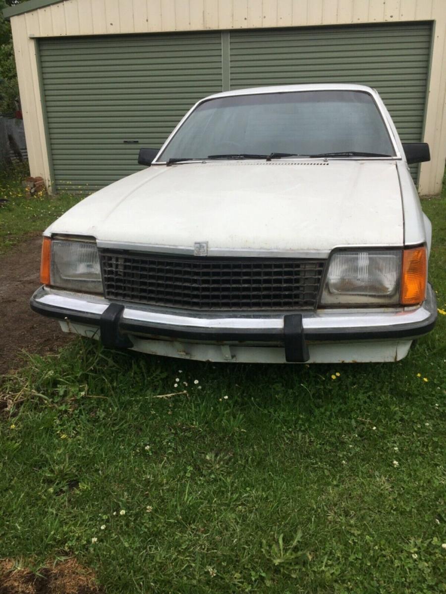 1980 Holden Commodore VC SL E white images V8 (3).jpg