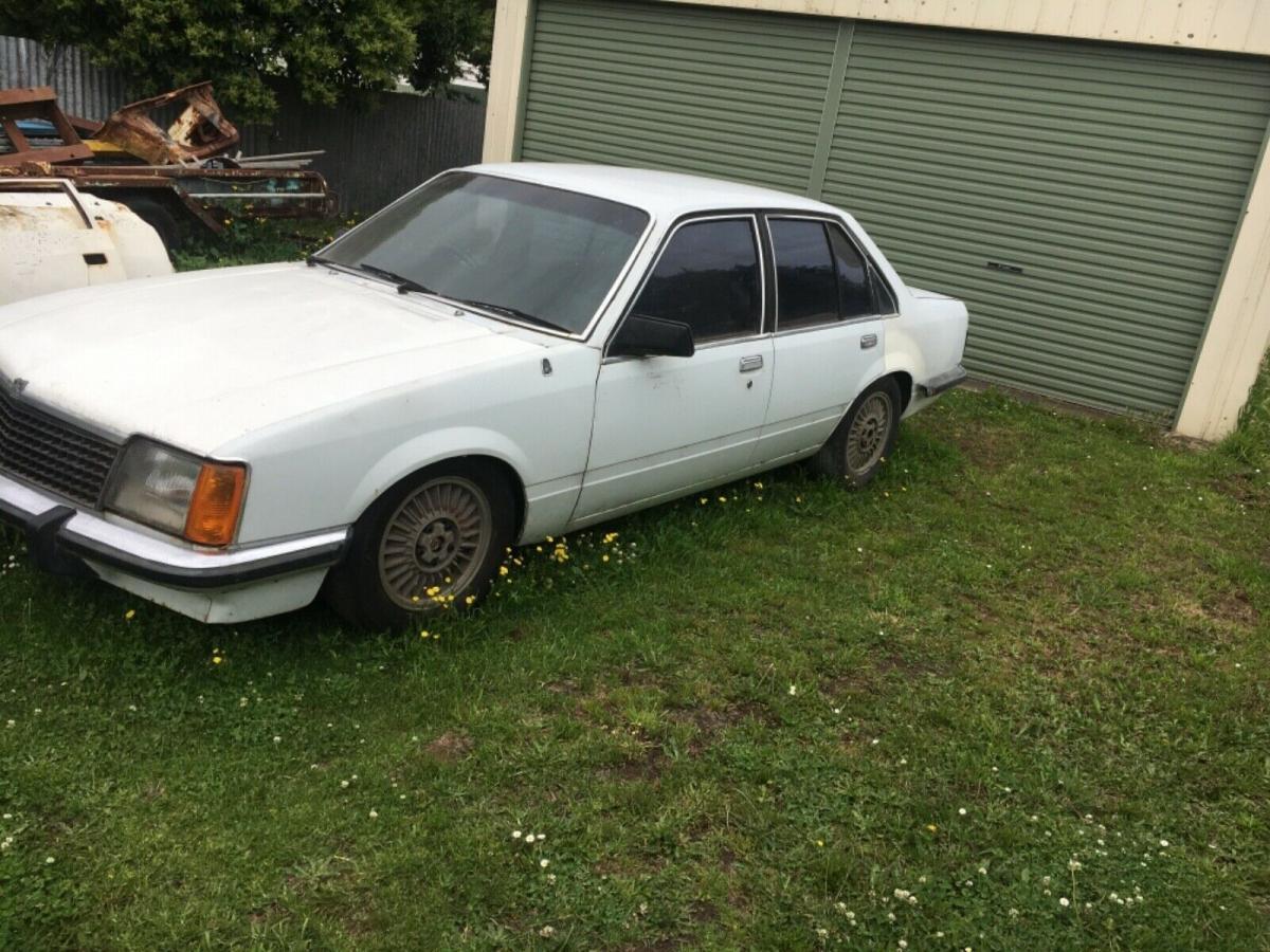 1980 Holden Commodore VC SL E white images V8 (4).jpg