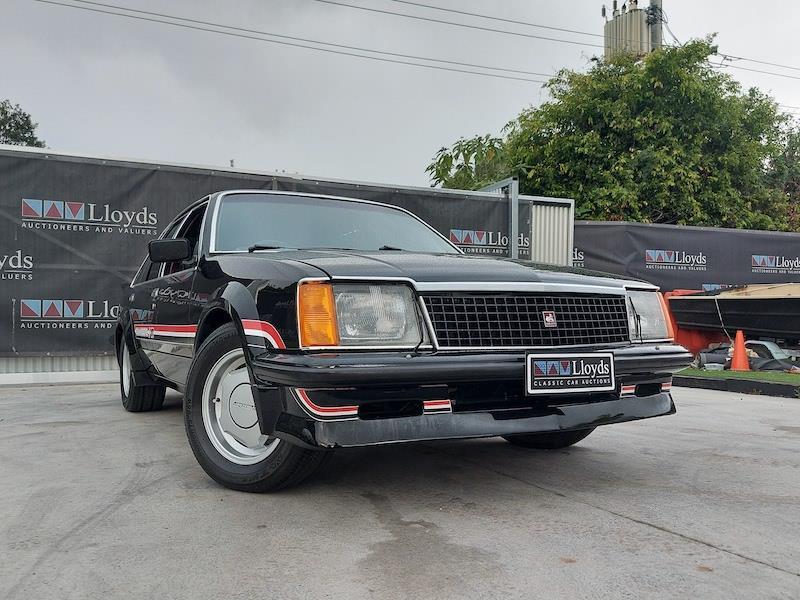 1980 VC Holden Commodore HDT Tuxedo Black V8 manual (1).jpg