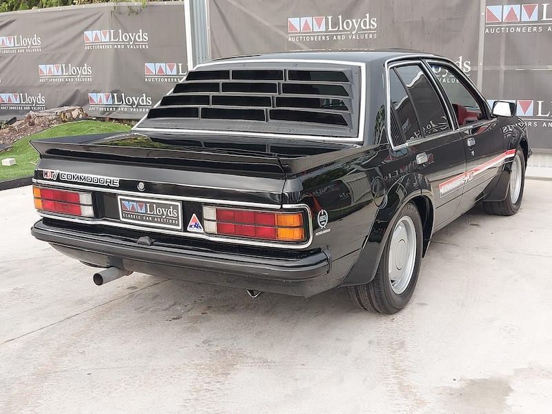 1980 VC Holden Commodore HDT Tuxedo Black V8 manual (11).jpg