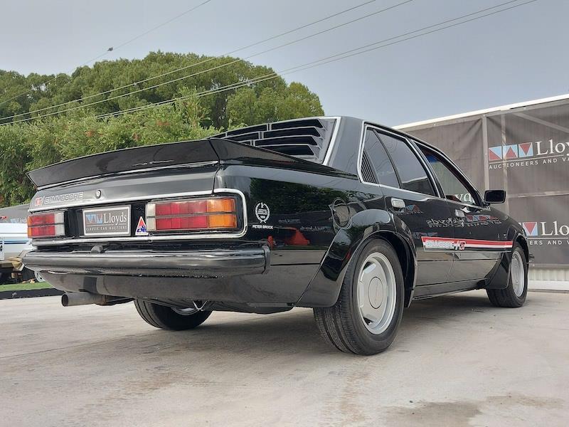 1980 VC Holden Commodore HDT Tuxedo Black V8 manual (8).jpg