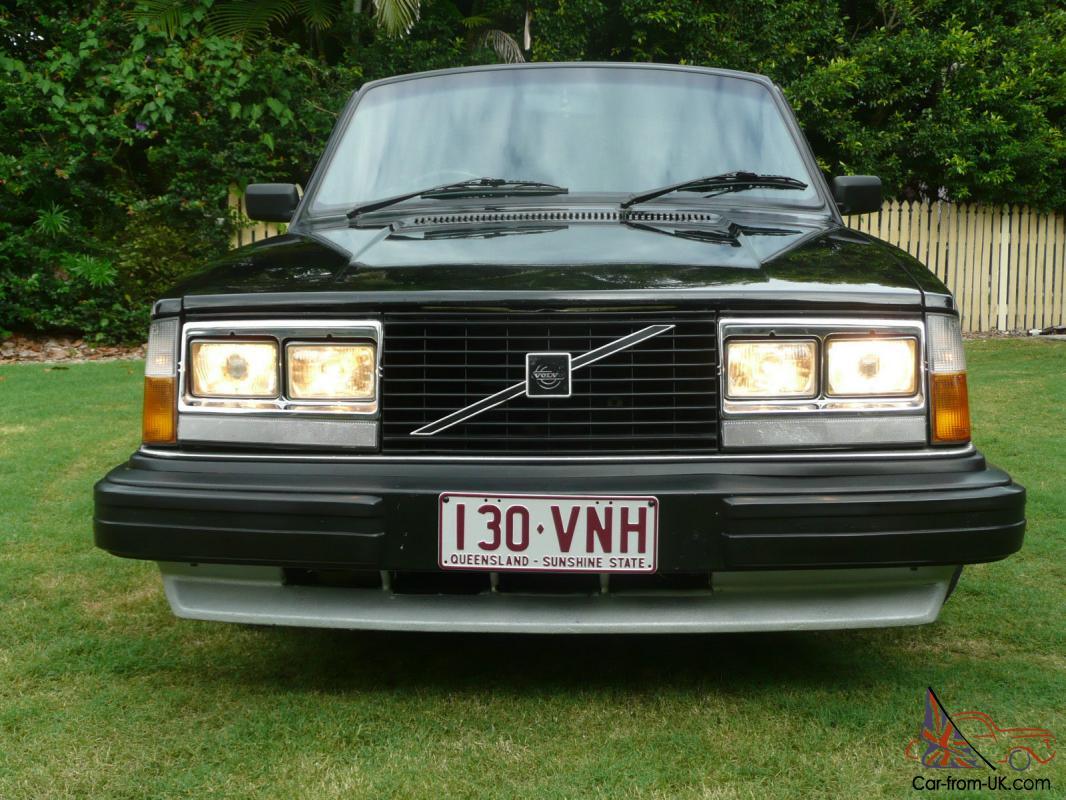 1980 Volvo 242 GT with quad headlamps Australian delivered car images (4).jpg