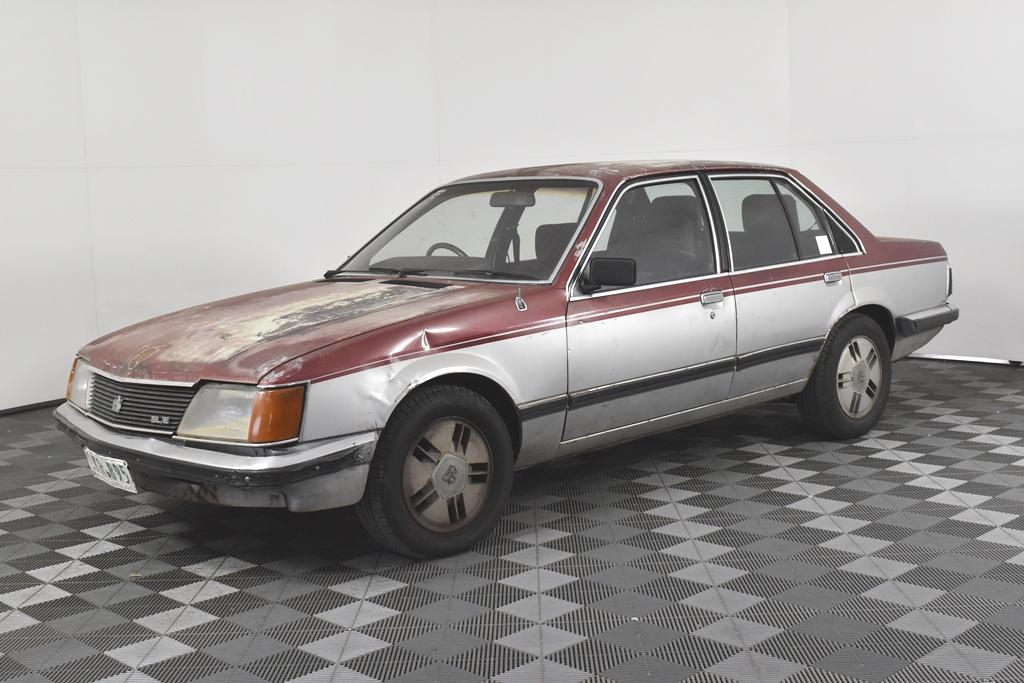 1981 VH Commodore SL-E Holden two tone image (1).jpg
