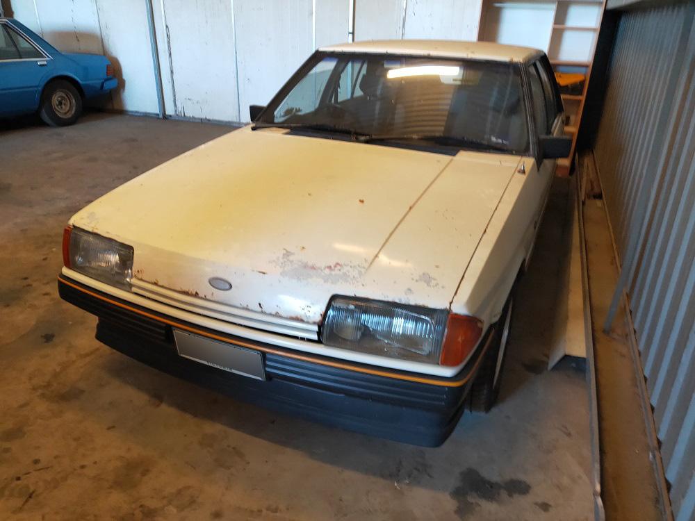 1982 Ford XE ESP Fairmont Ghia Sno White on charcoal images exterior 302 classicregister.com(1).jpg