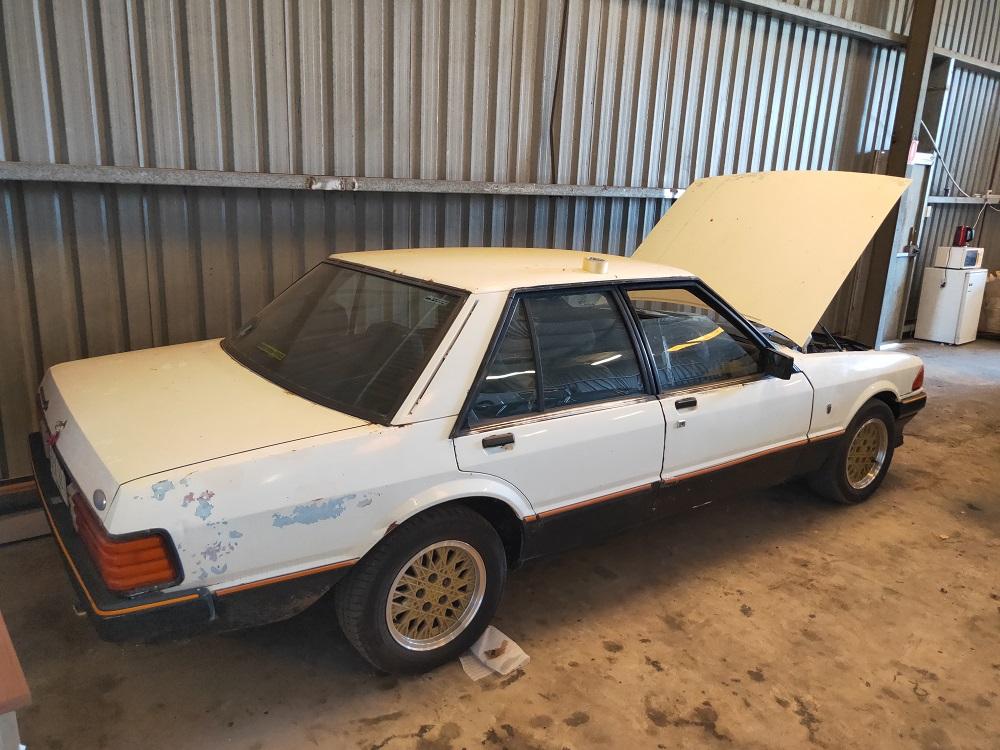 1982 Ford XE ESP Fairmont Ghia Sno White on charcoal images exterior 302 classicregister.com(9).jpg