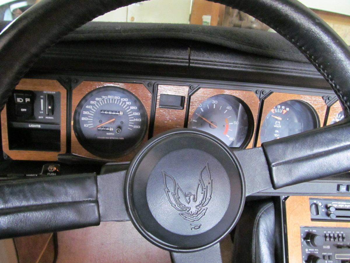 1983 Pontiac Firebird Trans-Am 25th Anniversary Daytona 500 pace car (18).jpg