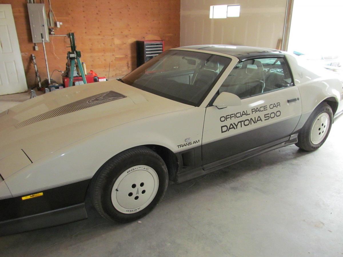 1983 Pontiac Firebird Trans-Am 25th Anniversary Daytona 500 pace car (22).jpg