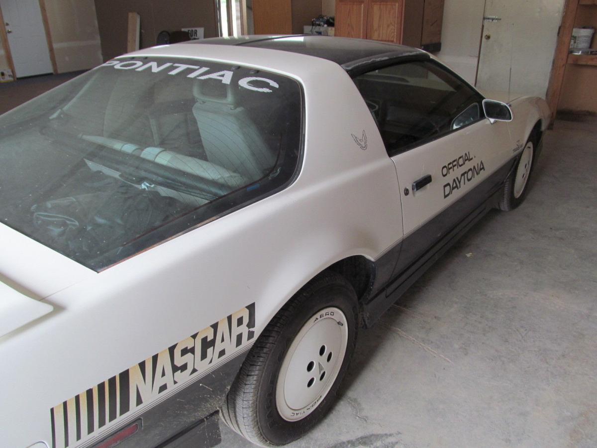 1983 Pontiac Firebird Trans-Am 25th Anniversary Daytona 500 pace car (5).jpg