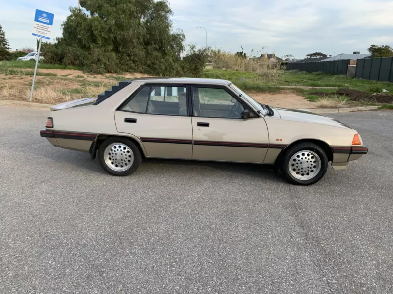 1984 Silver Gold Mitsubishi Siga GSR original condition images (6).png