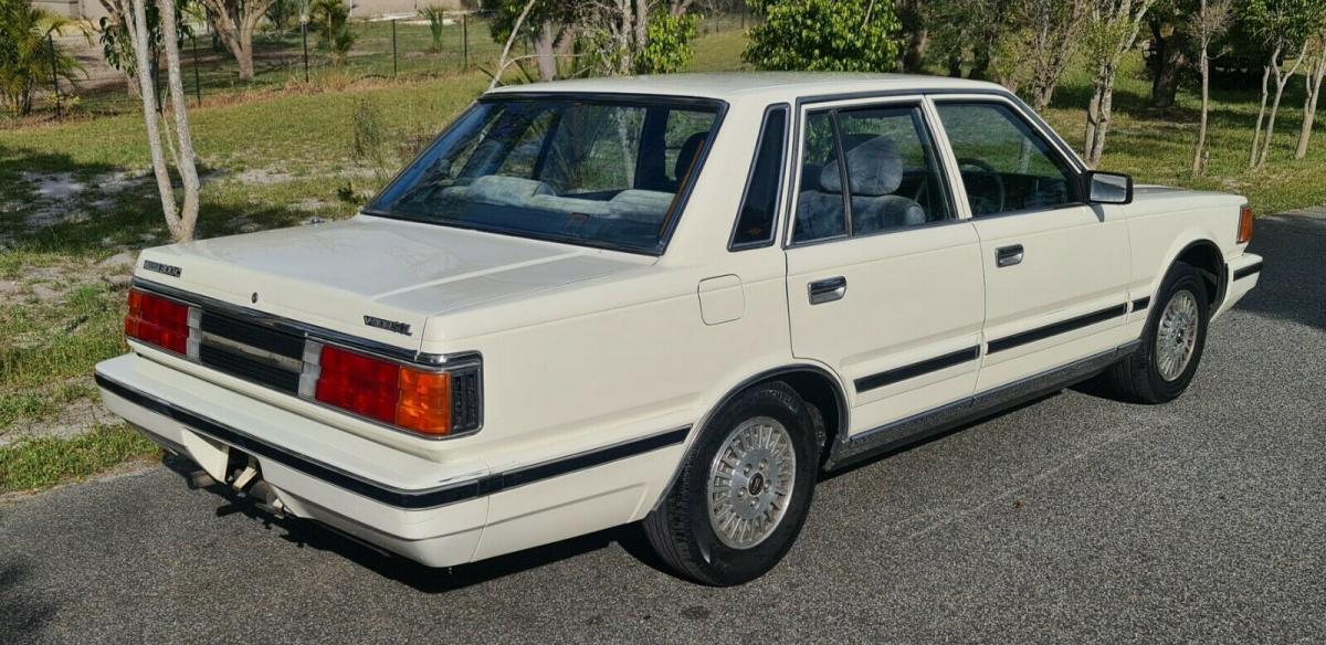 1984 Y30 Nissan Cedric 300 Sedan Australia images (5).jpg