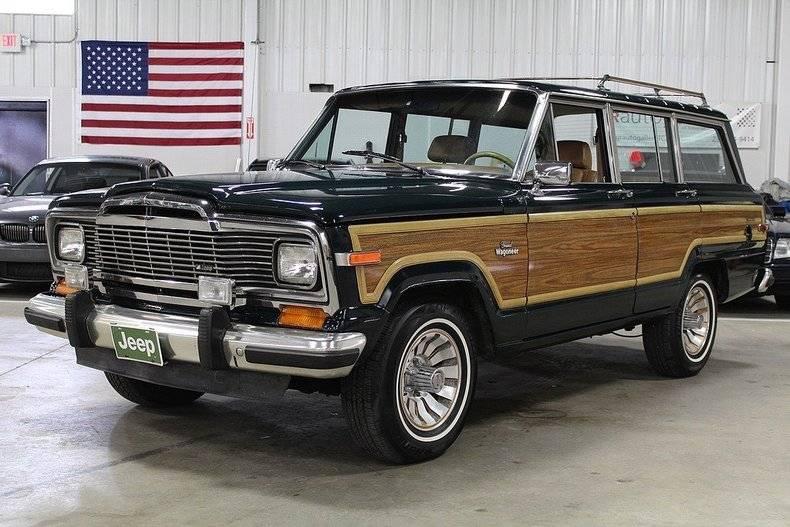 1985 Jeep Grand Wagoneer (AMC) Green paint timber sides SUV images (1).jpg