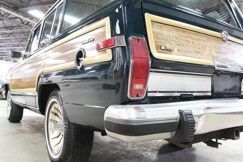 1985 Jeep Grand Wagoneer (AMC) Green paint timber sides SUV images (12).jpg