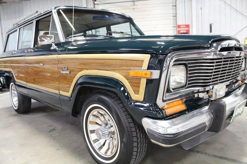 1985 Jeep Grand Wagoneer (AMC) Green paint timber sides SUV images (13).jpg