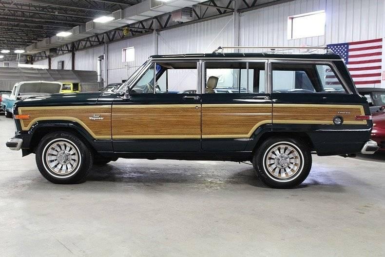 1985 Jeep Grand Wagoneer (AMC) Green paint timber sides SUV images (2).jpg