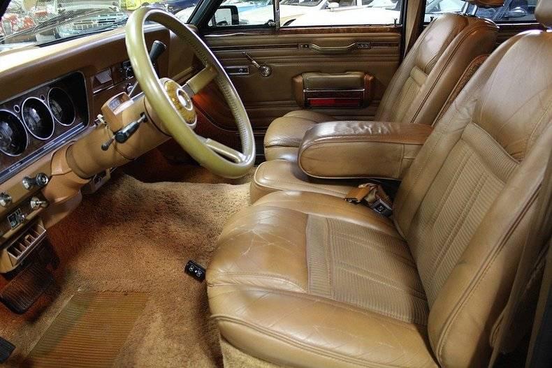 1985 Jeep Grand Wagoneer (AMC) Green paint timber sides SUV images (23).jpg