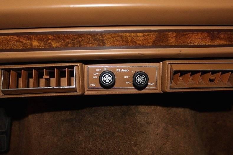 1985 Jeep Grand Wagoneer (AMC) Green paint timber sides SUV images (27).jpg