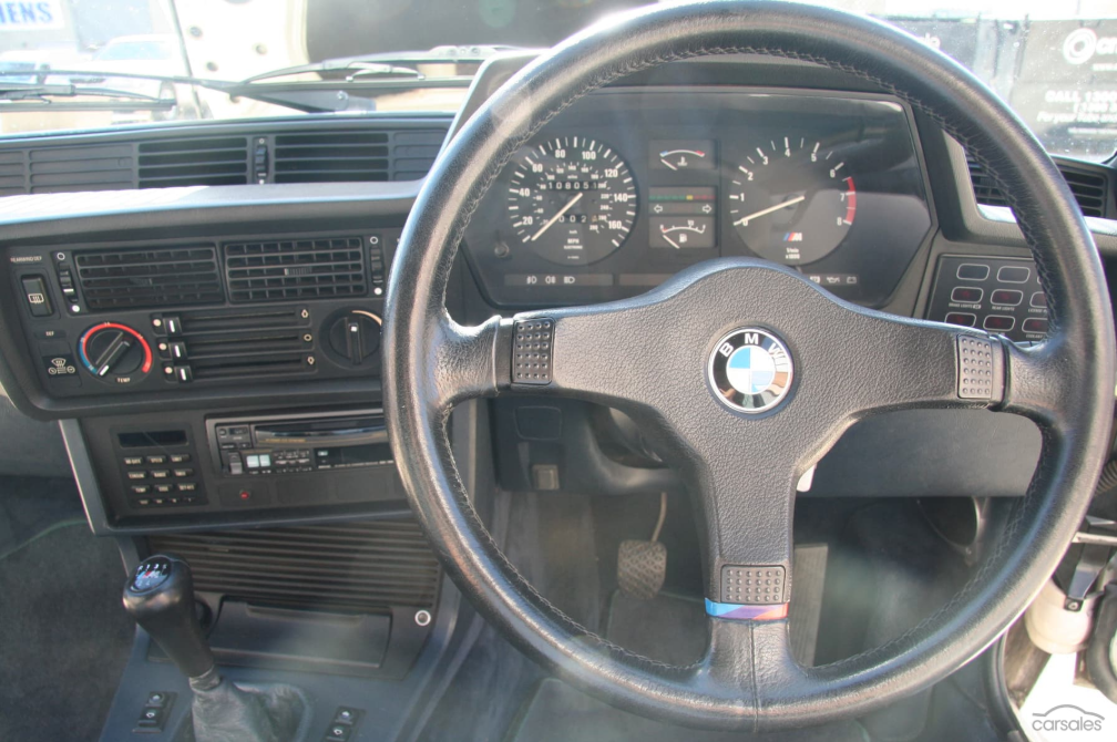 1985 M635 CSI M6 E24 Alpine White RHD (10).png