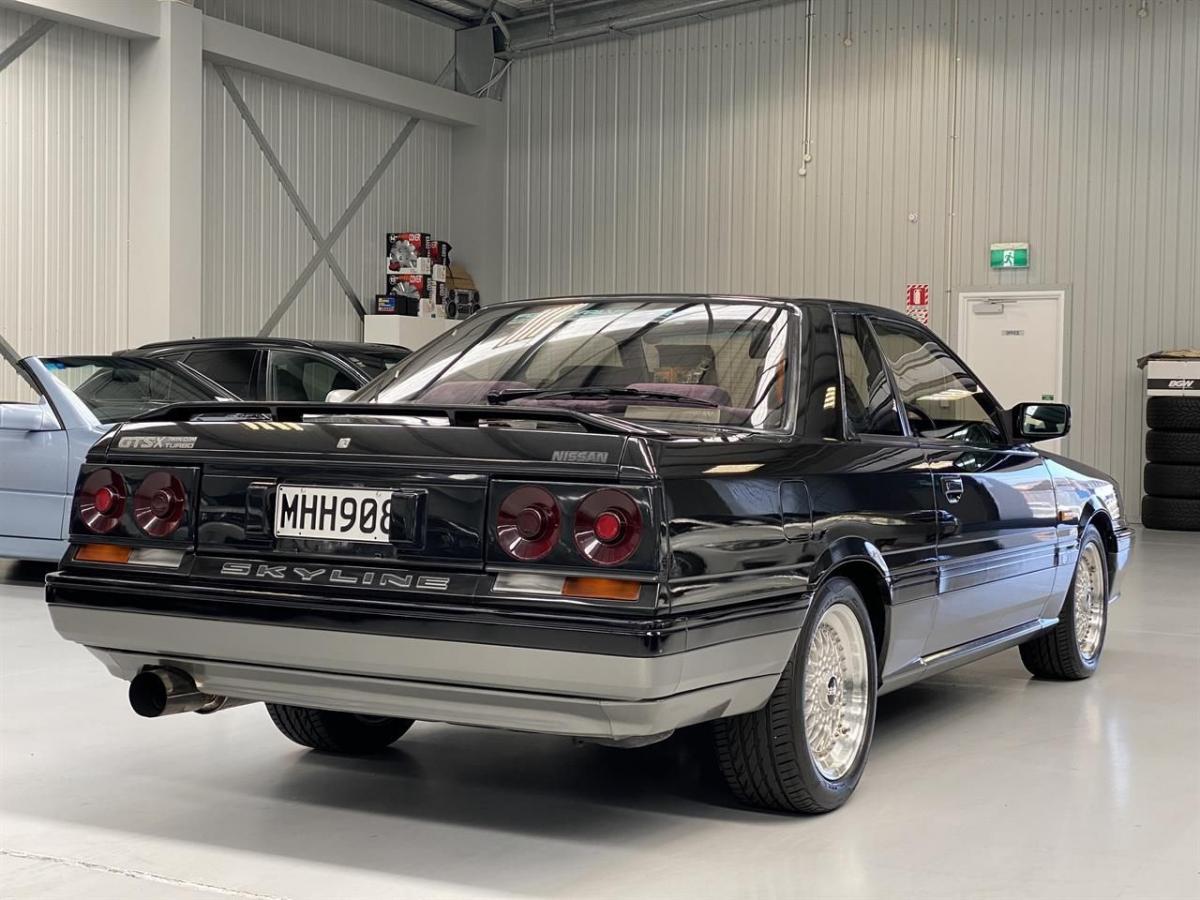 1986 R31 GTS-X Black on silver car original (1).jpg