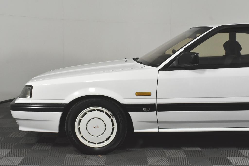 1987 Nissan Skyline GTS-X Coupe white unrestored Australia (16).jpg